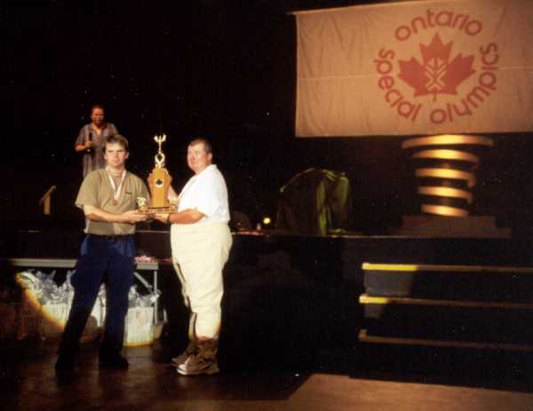 Recieving Award, 2001 class=
